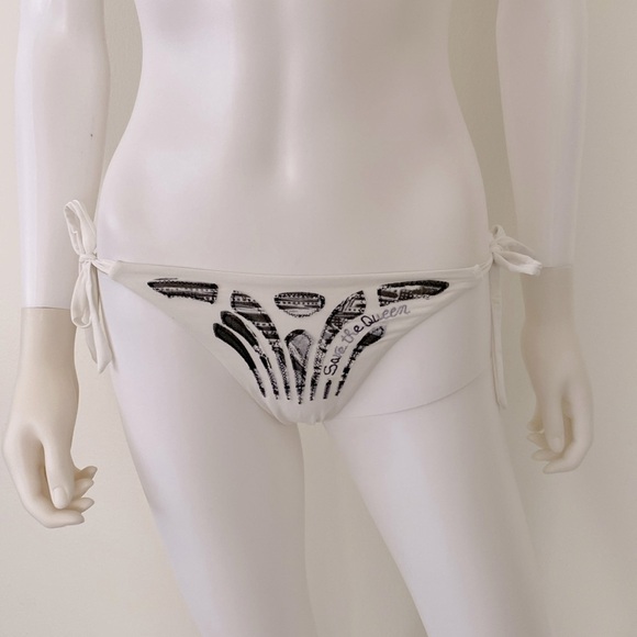 Save the Queen Bikini Bottom New - Picture 7 of 11